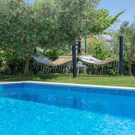 Apartment Ivan & Tina - Roj456 By Interhome *