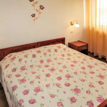 Ivan & Tina - Roj456 By Interhome Kanfanar