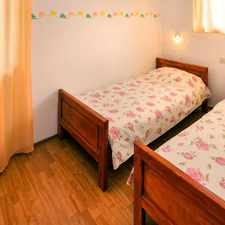 Apartment Ivan & Tina - Roj456 By Interhome *