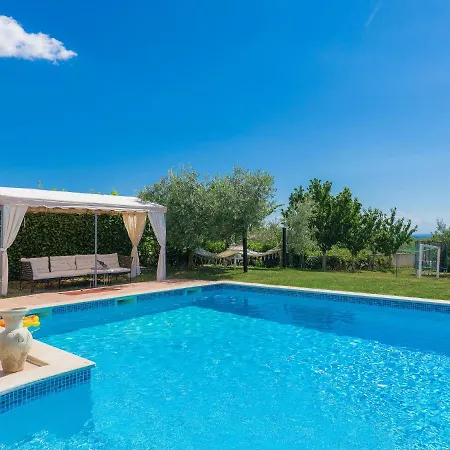 Ivan & Tina - Roj456 By Interhome
