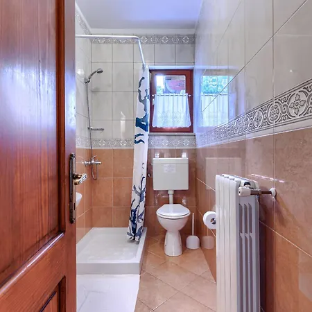 Ivan & Tina-2 By Interhome Apartmán